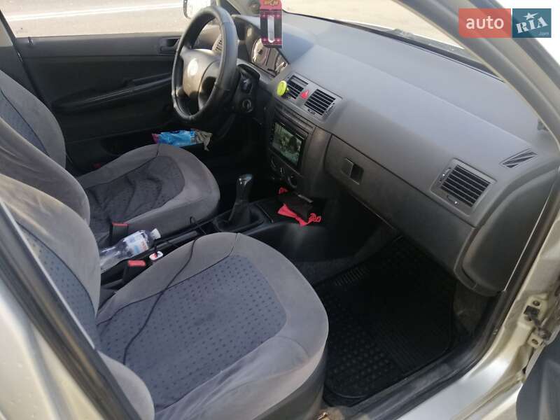 Хэтчбек Skoda Fabia 2005 в Сумах