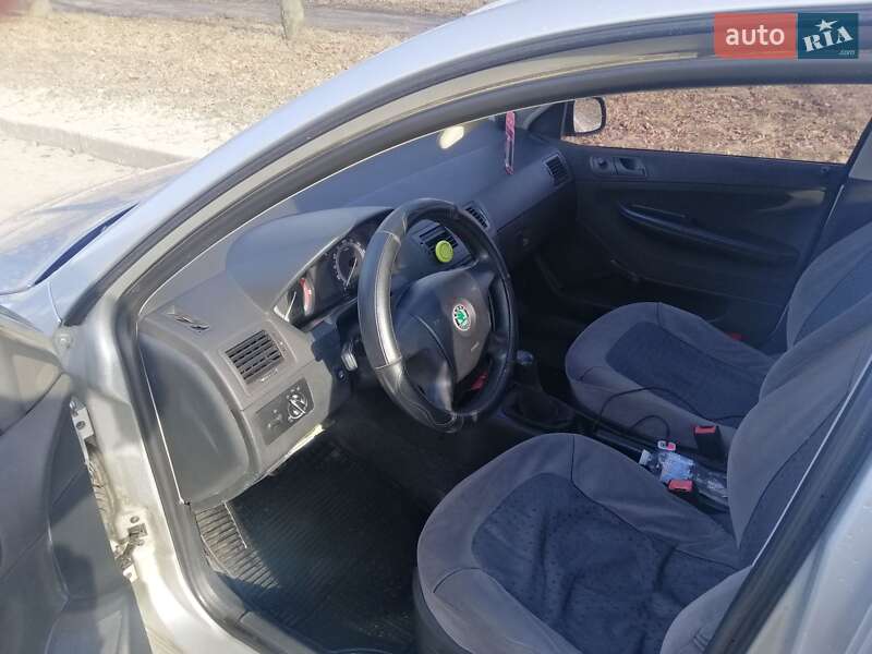 Хэтчбек Skoda Fabia 2005 в Сумах