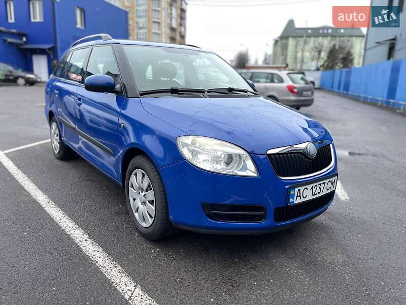 Універсал Skoda Fabia 2009 в Луцьку