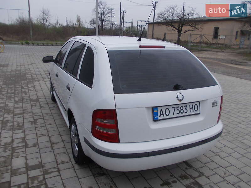Універсал Skoda Fabia 2002 в Виноградові