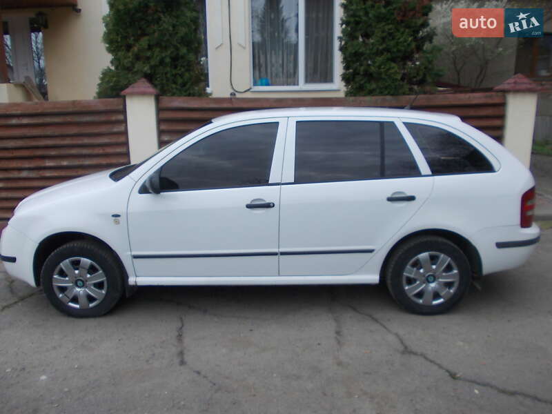 Універсал Skoda Fabia 2002 в Виноградові