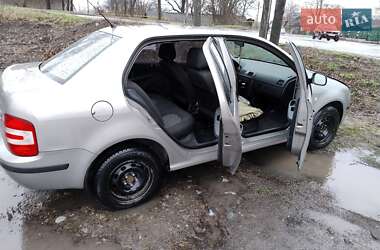 Седан Skoda Fabia 2007 в Томашполі