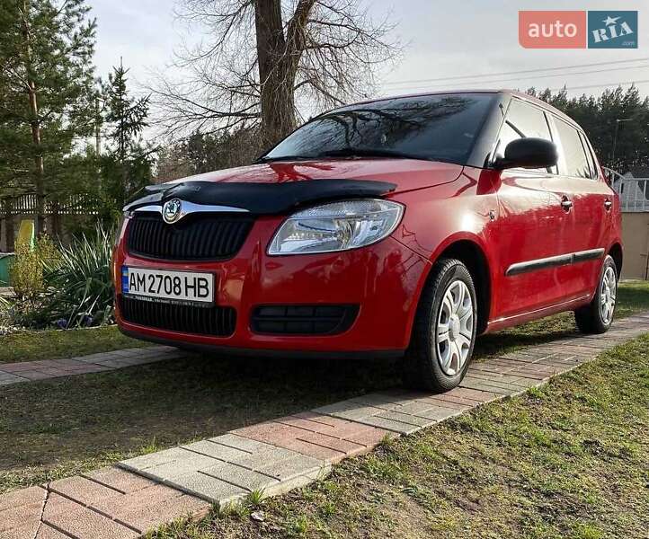 Хэтчбек Skoda Fabia 2009 в Житомире