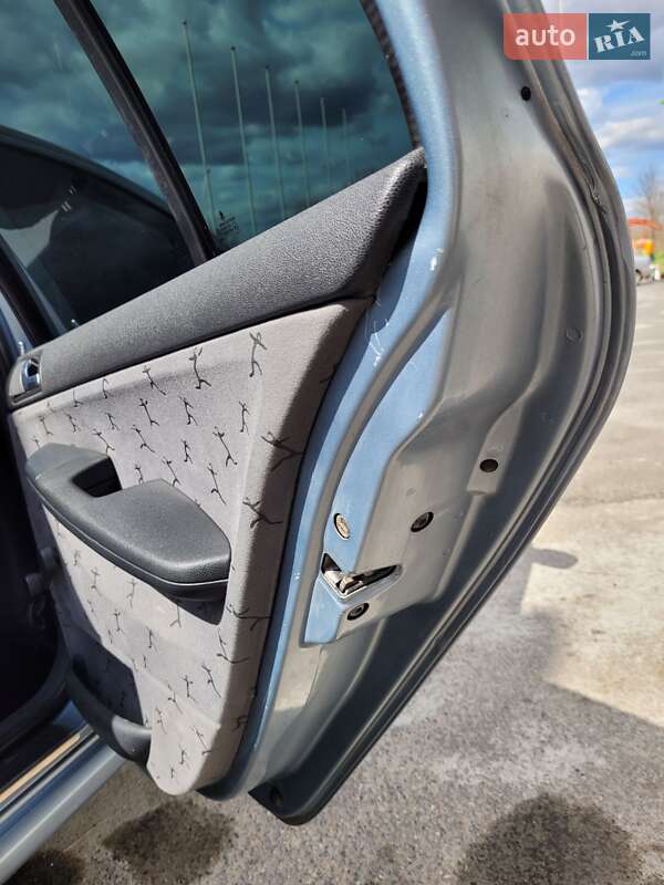 Хетчбек Skoda Fabia 2003 в Запоріжжі