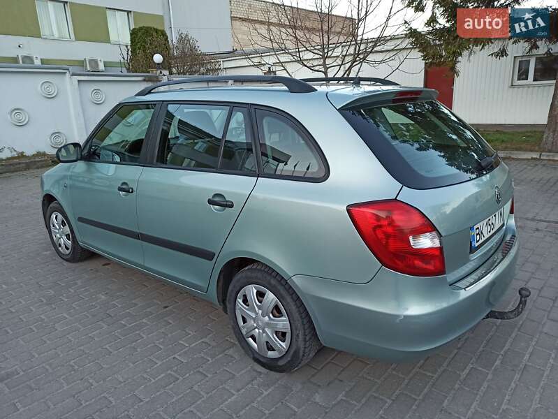 Універсал Skoda Fabia 2010 в Рівному