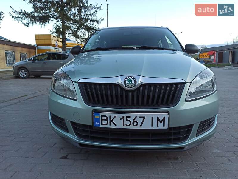 Універсал Skoda Fabia 2010 в Рівному