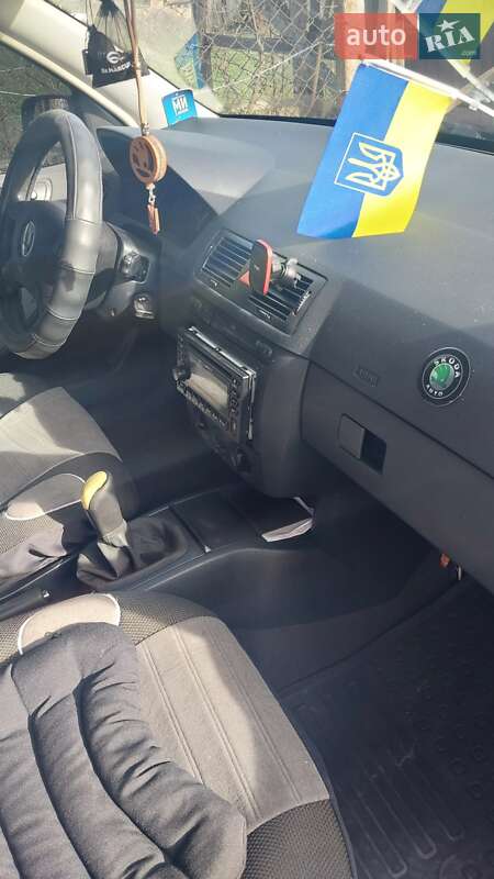 Хэтчбек Skoda Fabia 2000 в Виноградове