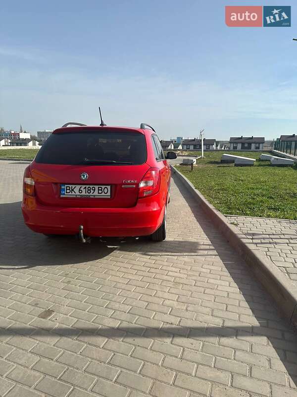 Універсал Skoda Fabia 2011 в Рівному