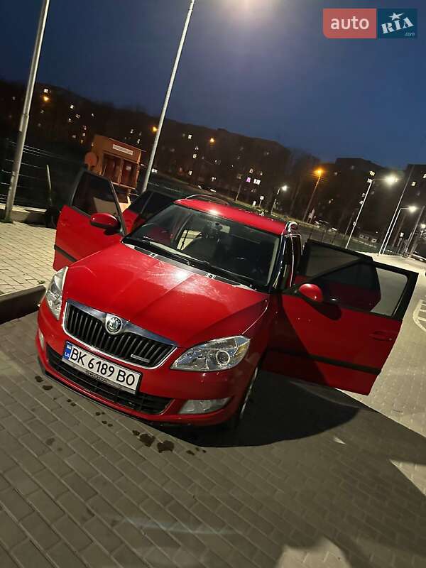 Універсал Skoda Fabia 2011 в Рівному