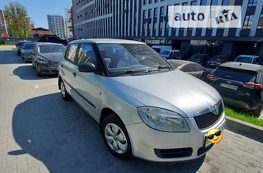 Хэтчбек Skoda Fabia 2009 в Львове