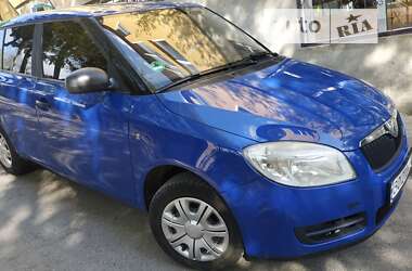 Хетчбек Skoda Fabia 2010 в Тернополі