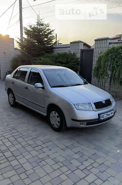 Седан Skoda Fabia 2004 в Днепре