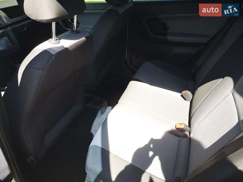 Хэтчбек Skoda Fabia 2012 в Дубно