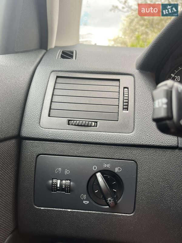 Хетчбек Skoda Fabia 2004 в Києві