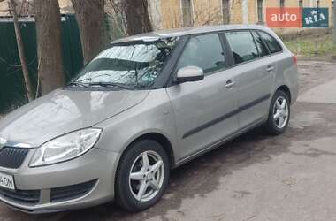 Универсал Skoda Fabia 2010 в 
