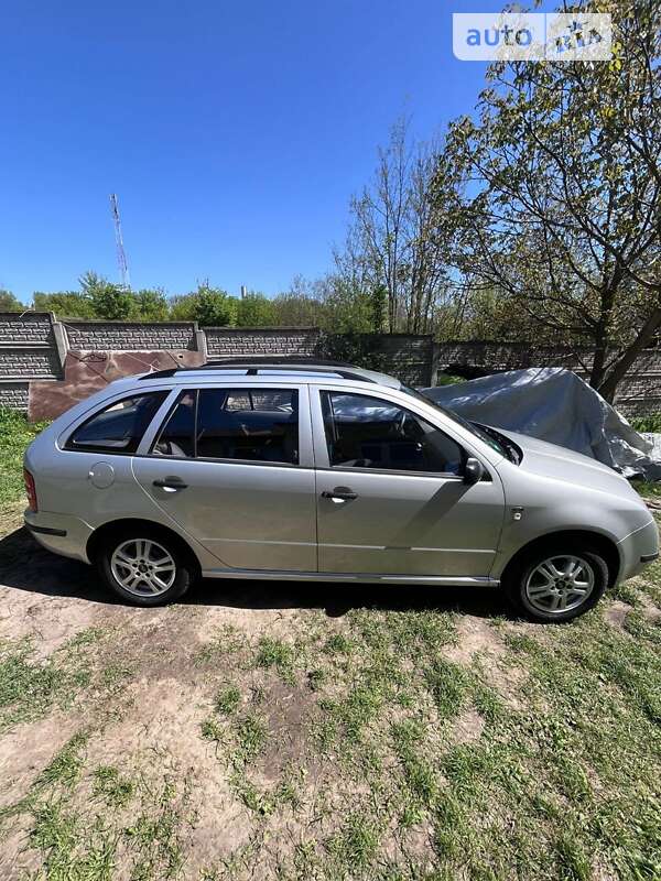 Універсал Skoda Fabia 2002 в Києві