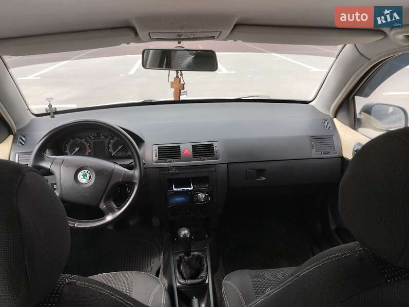 Хэтчбек Skoda Fabia 2006 в Каменец-Подольском фото 14 Хэтчбек Skoda Fabia 2006 в Каменец-Подольском
