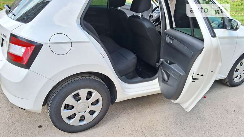 Хэтчбек Skoda Fabia 2016 в Киеве