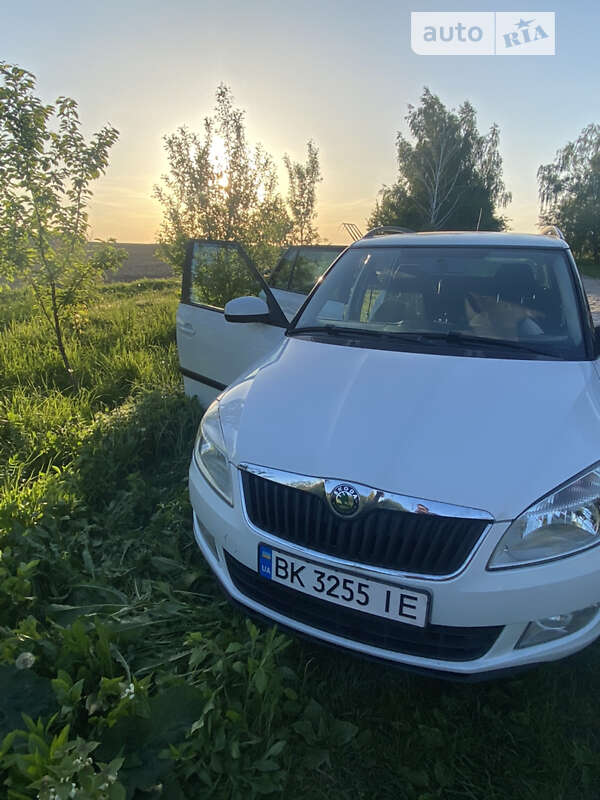 Универсал Skoda Fabia 2012 в Ровно