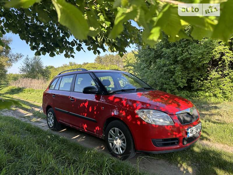 Универсал Skoda Fabia 2009 в Житомире