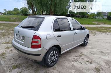 Хэтчбек Skoda Fabia 2005 в Мене