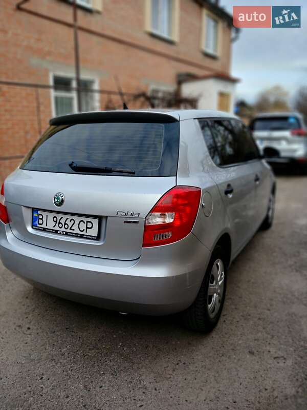 Хэтчбек Skoda Fabia 2012 в Полтаве