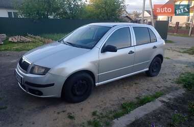 Хетчбек Skoda Fabia 2004 в 