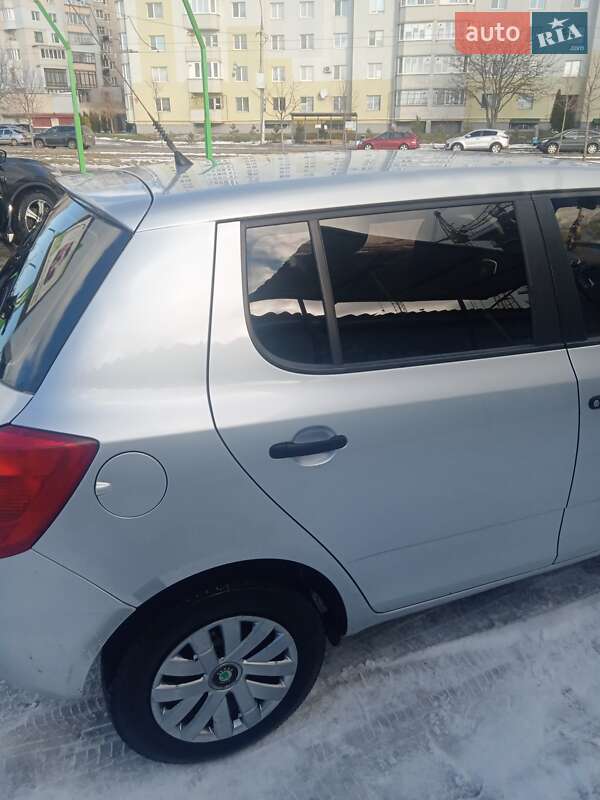 Хэтчбек Skoda Fabia 2012 в Виннице