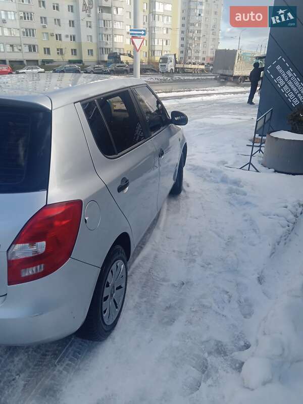 Хэтчбек Skoda Fabia 2012 в Виннице