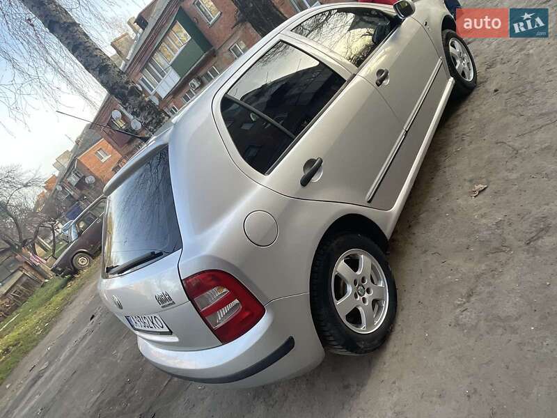 Хэтчбек Skoda Fabia 2001 в Ямполе