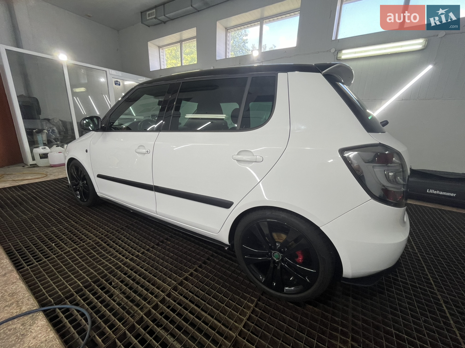 2011 Skoda Fabia - мініатюра 11