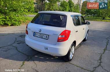 Хэтчбек Skoda Fabia 2014 в 