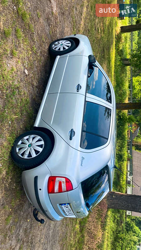 Хэтчбек Skoda Fabia 2006 в Житомире