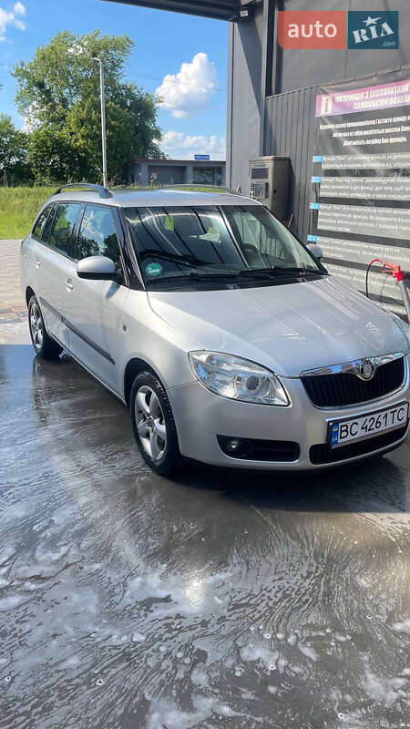 Універсал Skoda Fabia 2010 в Самборі