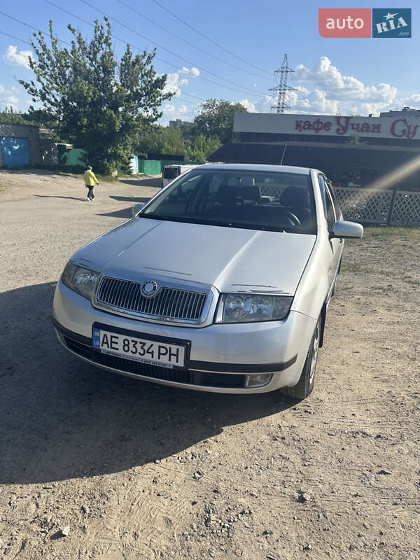 Седан Skoda Fabia 2002 в Дніпрі