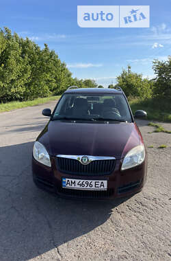 Универсал Skoda Fabia 2009 в Житомире