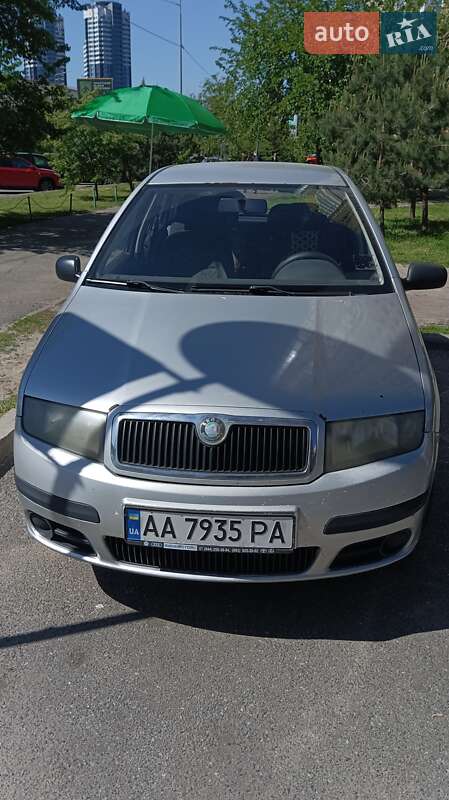 Седан Skoda Fabia 2006 в Києві