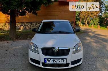 Хэтчбек Skoda Fabia 2009 в 