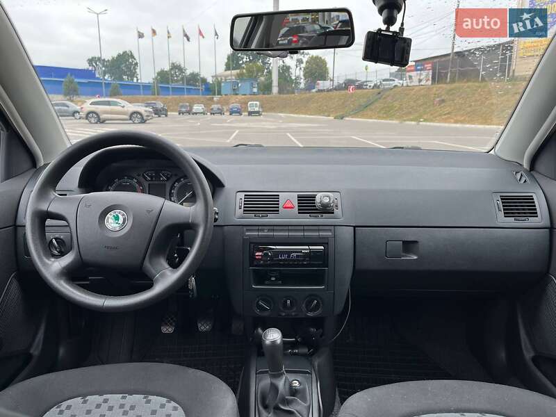 Хэтчбек Skoda Fabia 2007 в Виннице