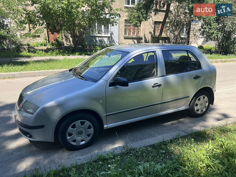 Хэтчбек Skoda Fabia 2005 в Харькове
