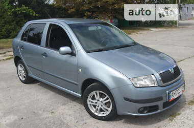 Хэтчбек Skoda Fabia 2005 в Звягеле