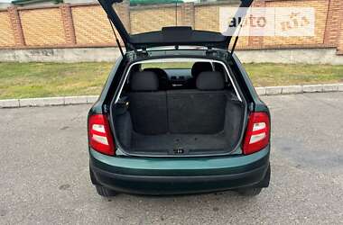 Хэтчбек Skoda Fabia 2003 в Черновцах