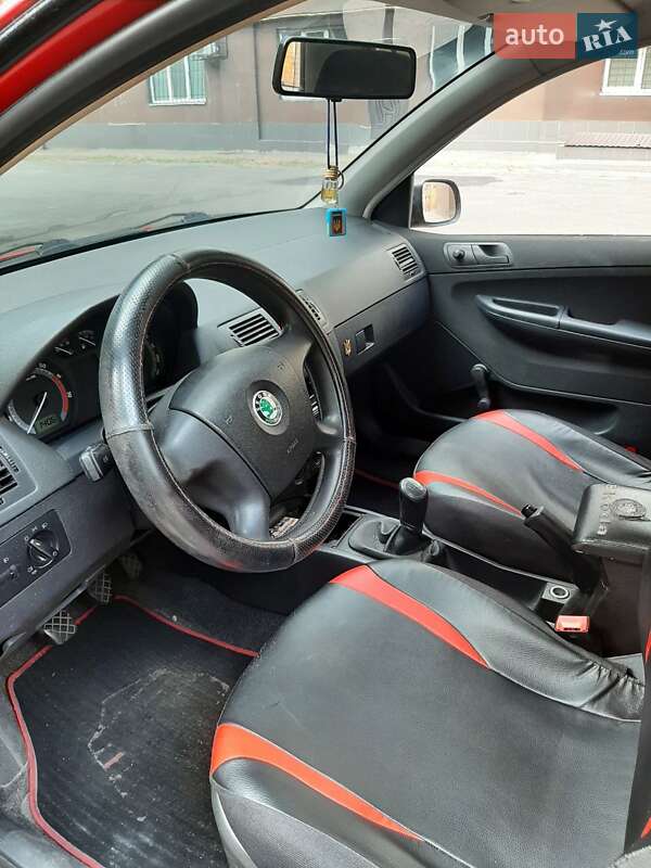 Хэтчбек Skoda Fabia 2005 в Днепре