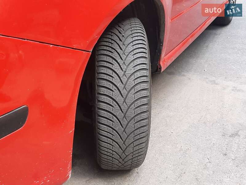 Хэтчбек Skoda Fabia 2005 в Днепре