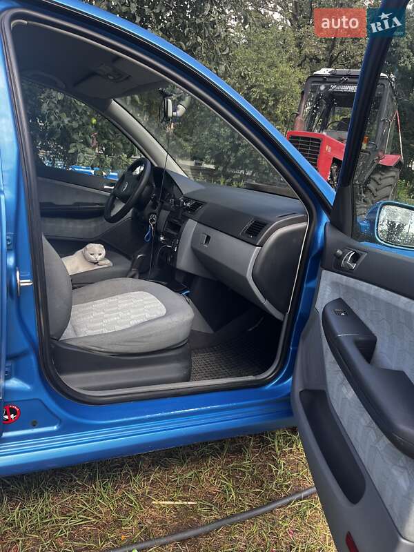 Хэтчбек Skoda Fabia 2000 в Радомышле