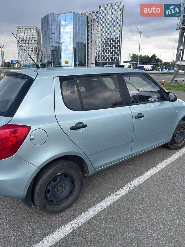 Хэтчбек Skoda Fabia 2010 в Киеве