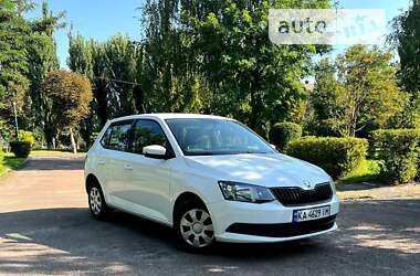 Хетчбек Skoda Fabia 2016 в Києві