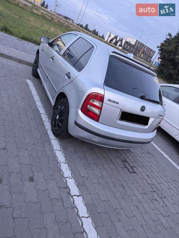 Хэтчбек Skoda Fabia 2002 в Львове