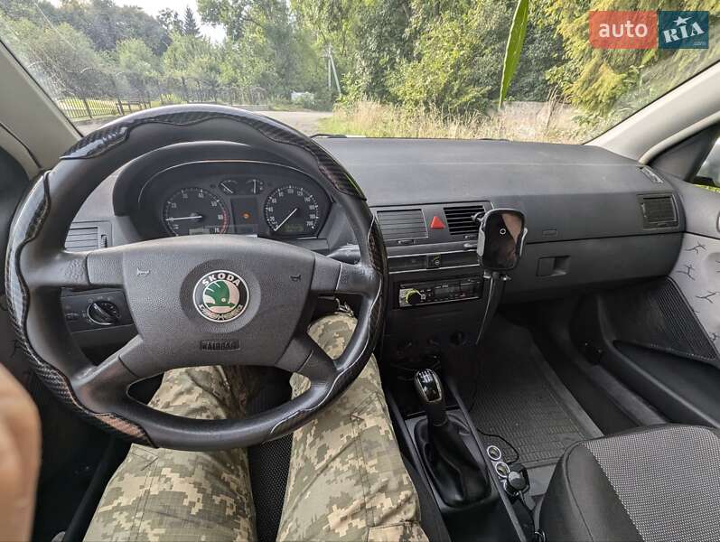 Хэтчбек Skoda Fabia 2002 в Львове