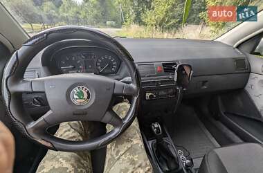 Хетчбек Skoda Fabia 2002 в 